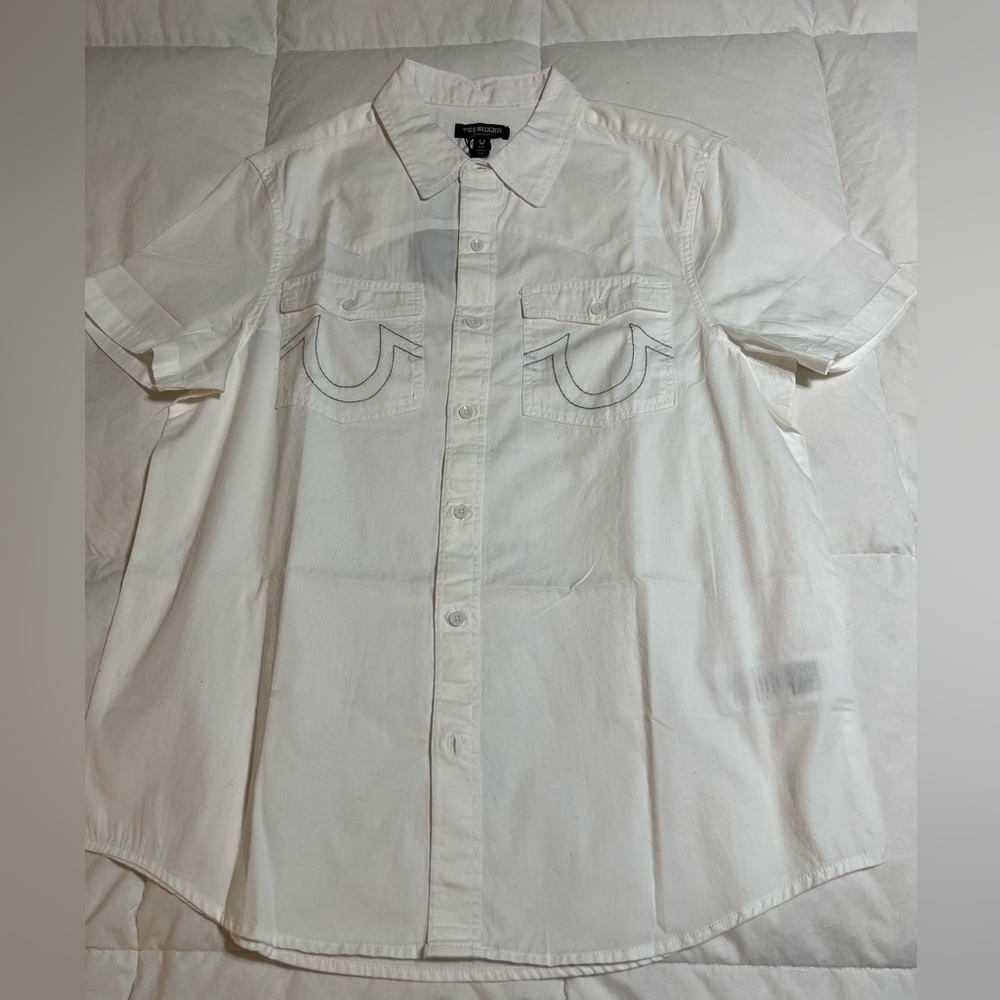 Men’s True Religion shirt